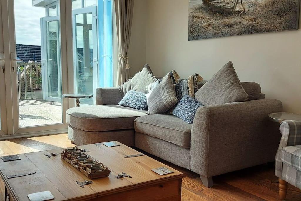 Sea Crest, Beautiful Home In Tenby With Sea Views Exterior foto